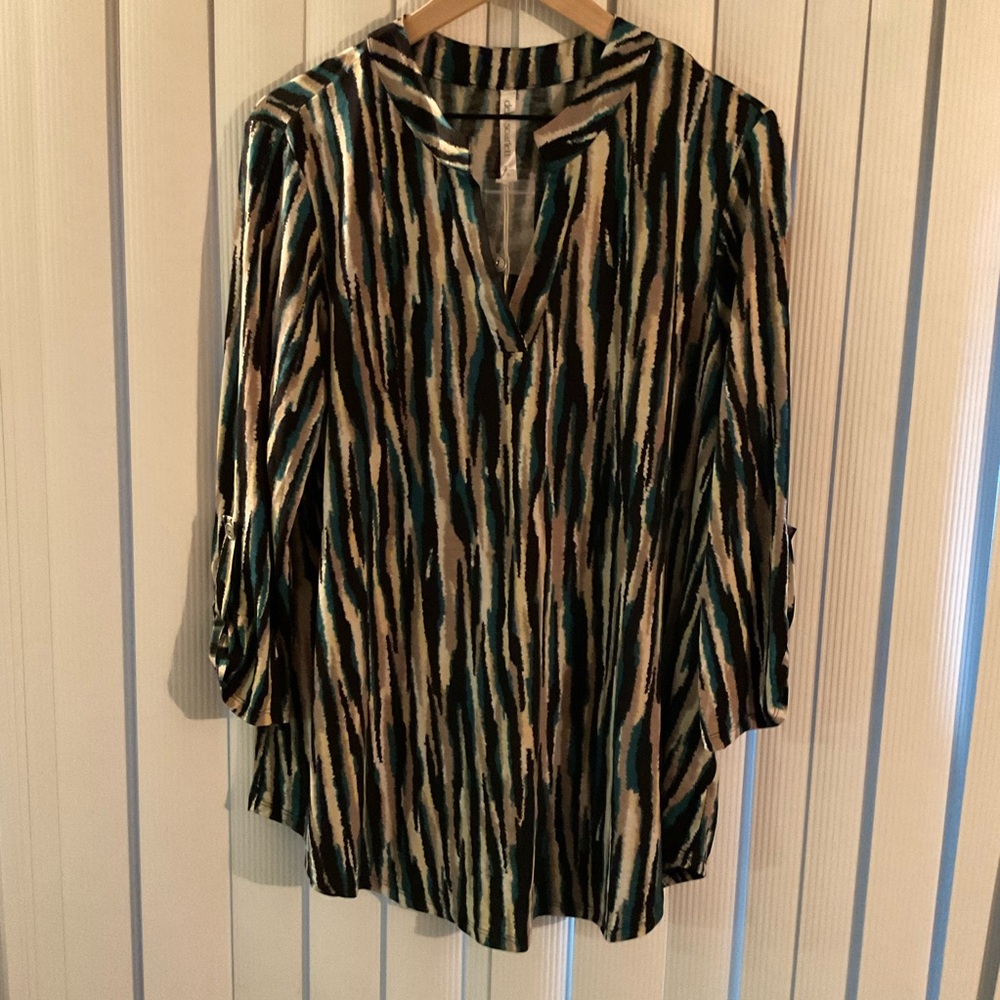Dear Scarlett Women's Black and Green Patterned Blouse